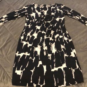 Black/white fitted dress